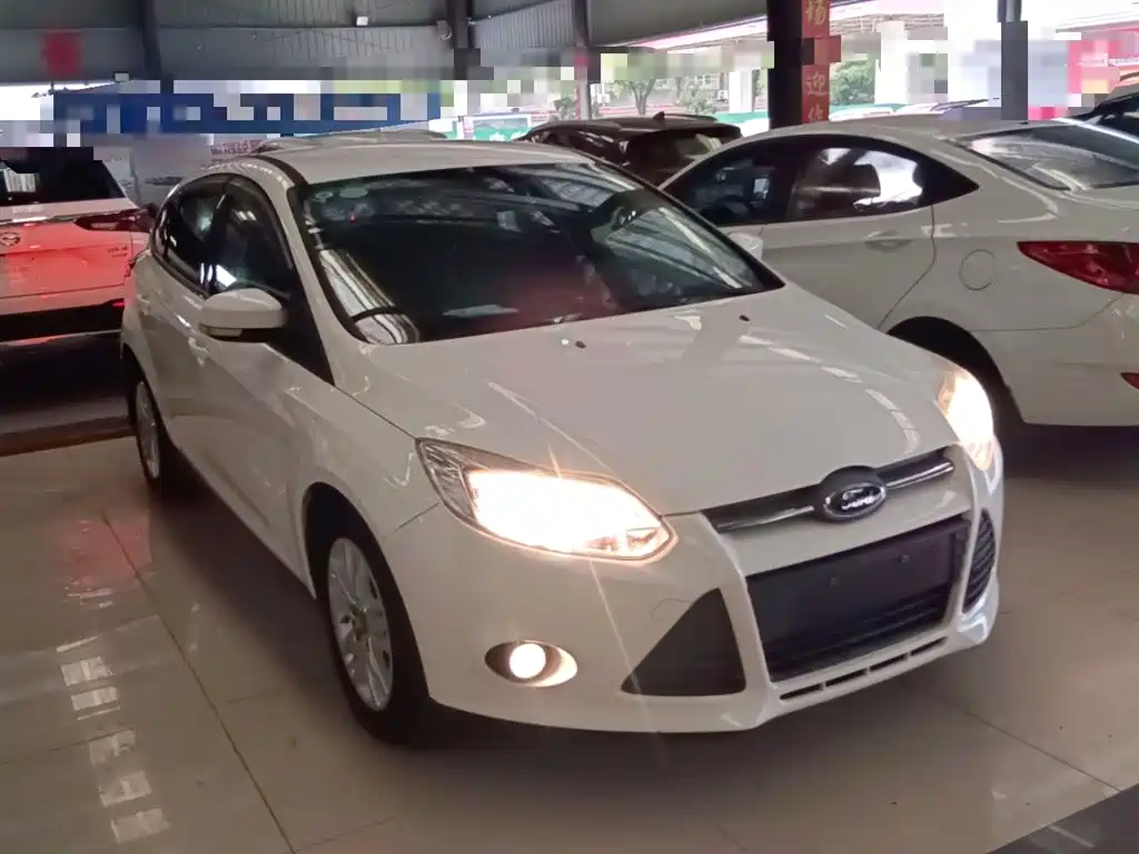 Ford Focus 2015 — фото 4