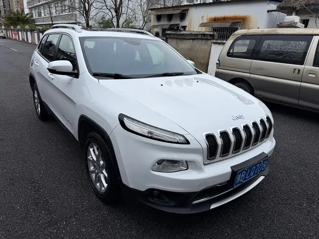 Jeep Cherokee 2018 — фото 2