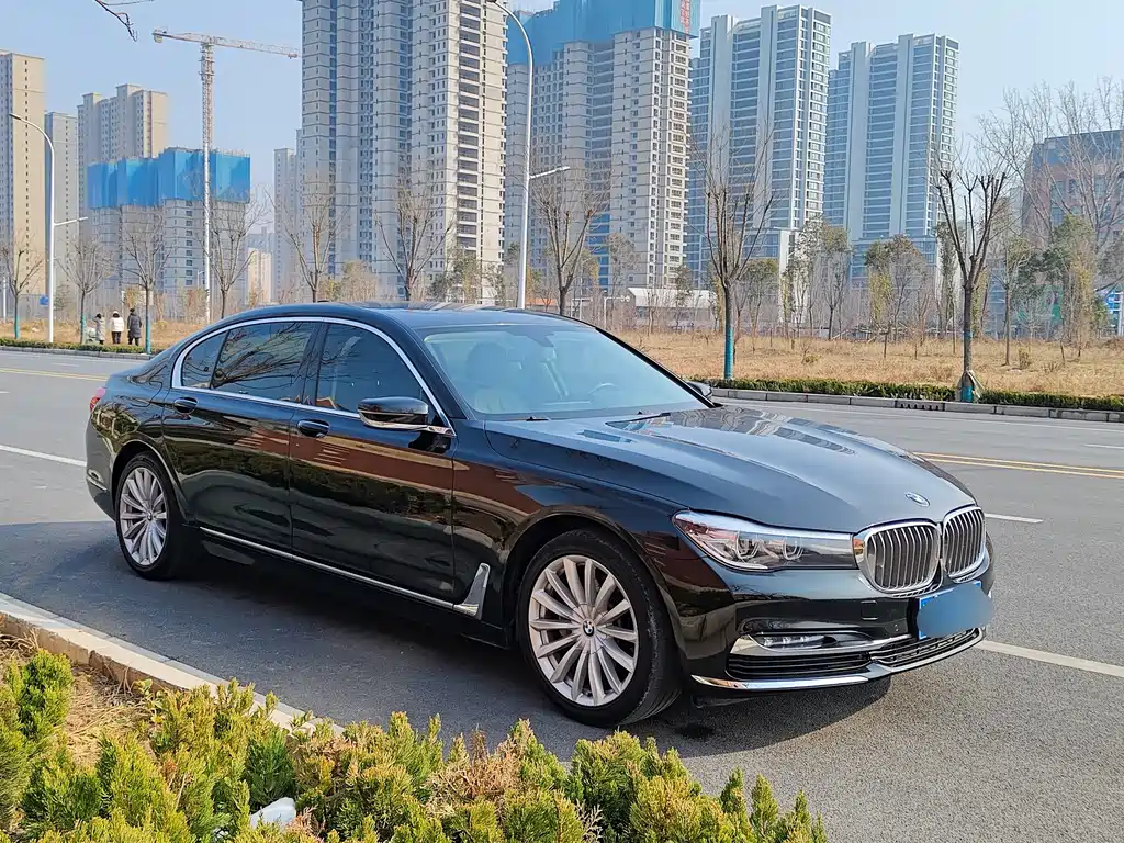 BMW 7 Series 2018 — фото 18