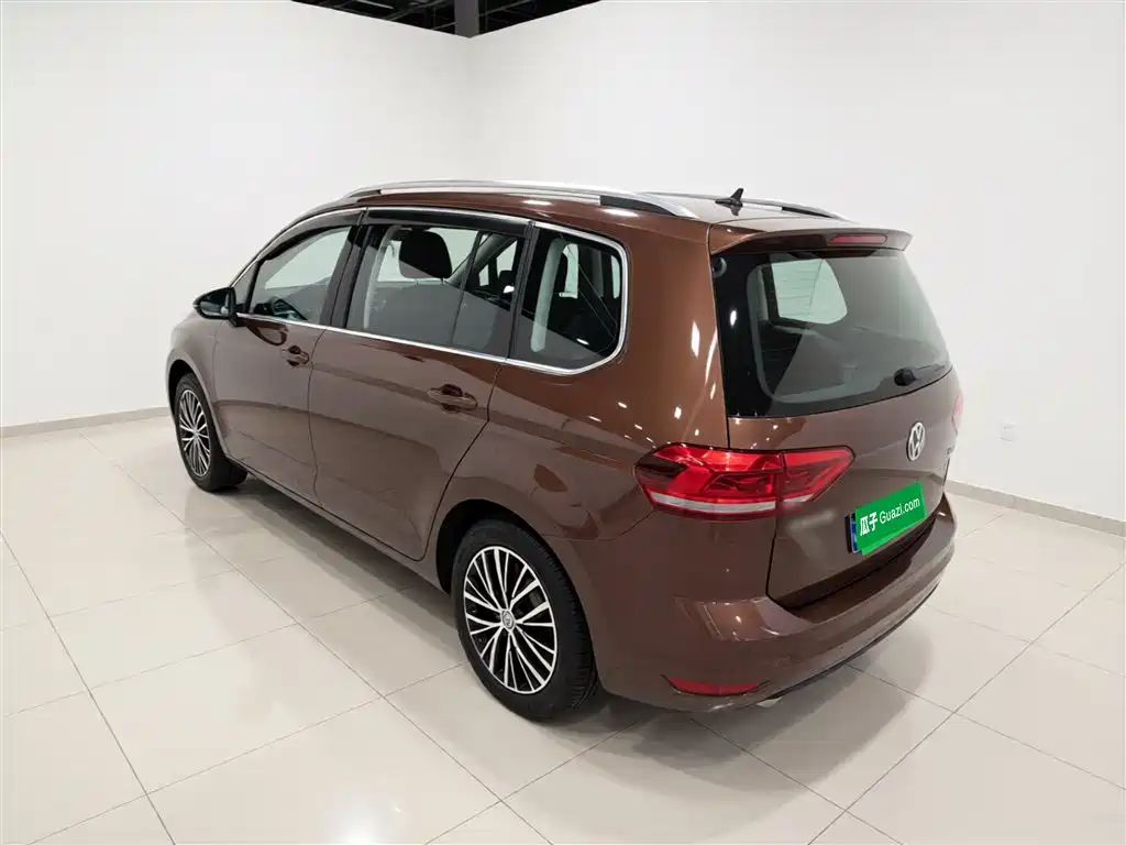 Volkswagen Touran 2017 — фото 5