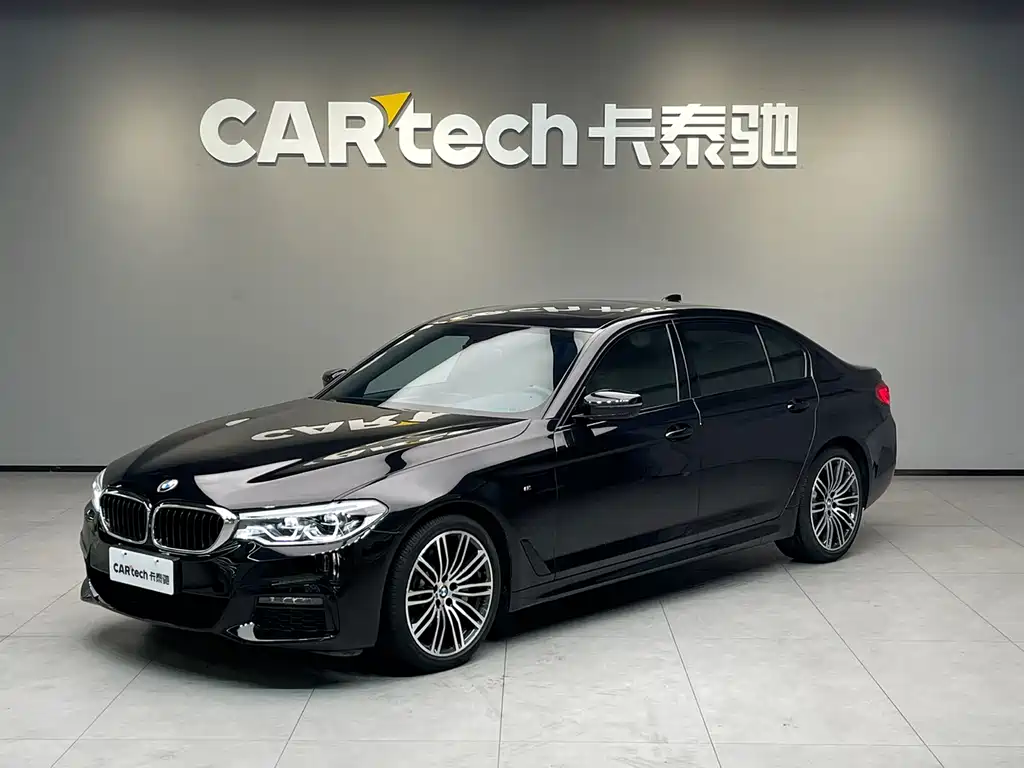 BMW 5 Series 2019 — фото 1