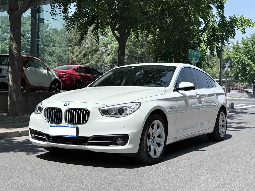 BMW 5 Series GT 2014 — фото 1