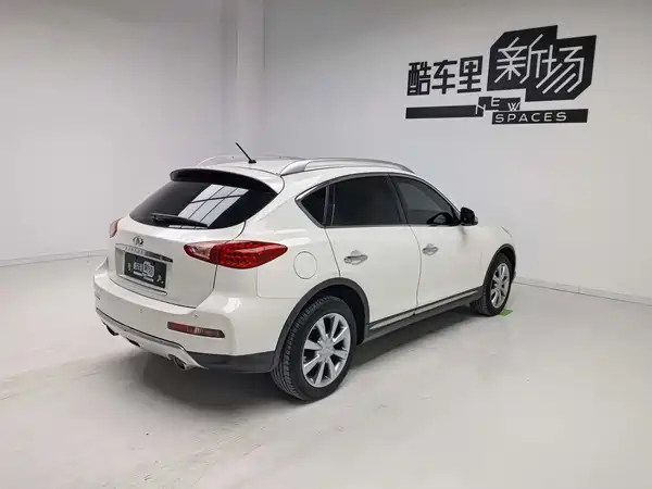 Infiniti QX50 2015