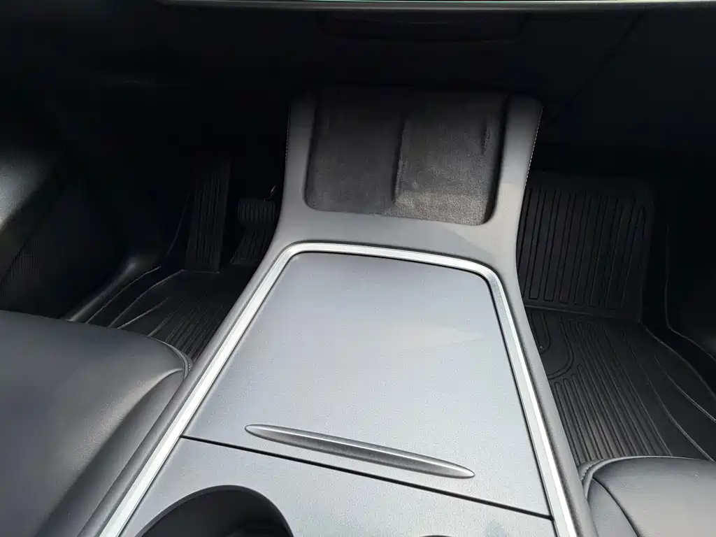 Tesla Model Y 2022 — фото 17