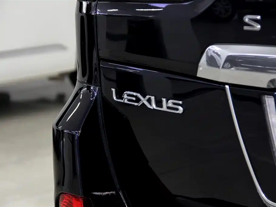 Lexus LX 2020 — фото 35