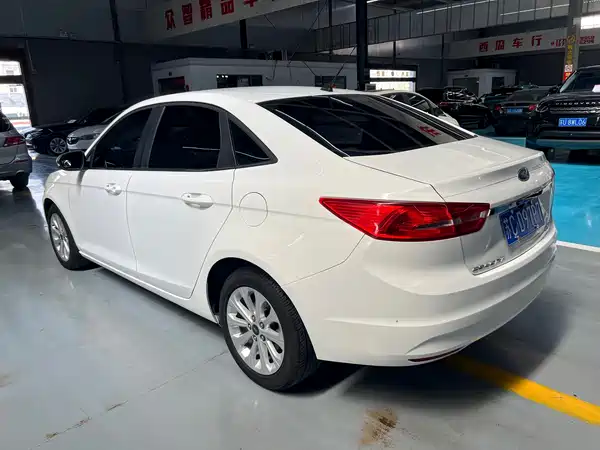 Ford Escort 2015