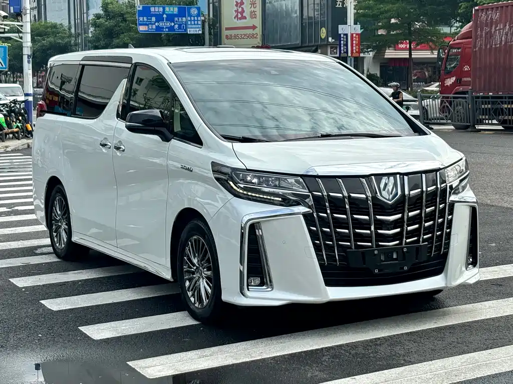 Toyota Alphard 2022 — фото 4