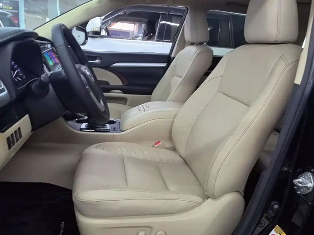 Toyota Highlander 2015 — фото 15