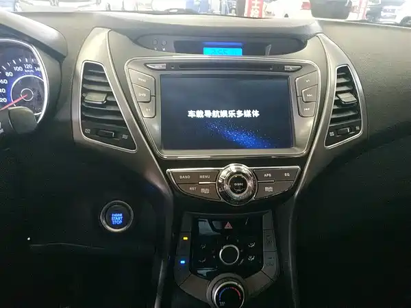 Hyundai Elantra Langdong 2015