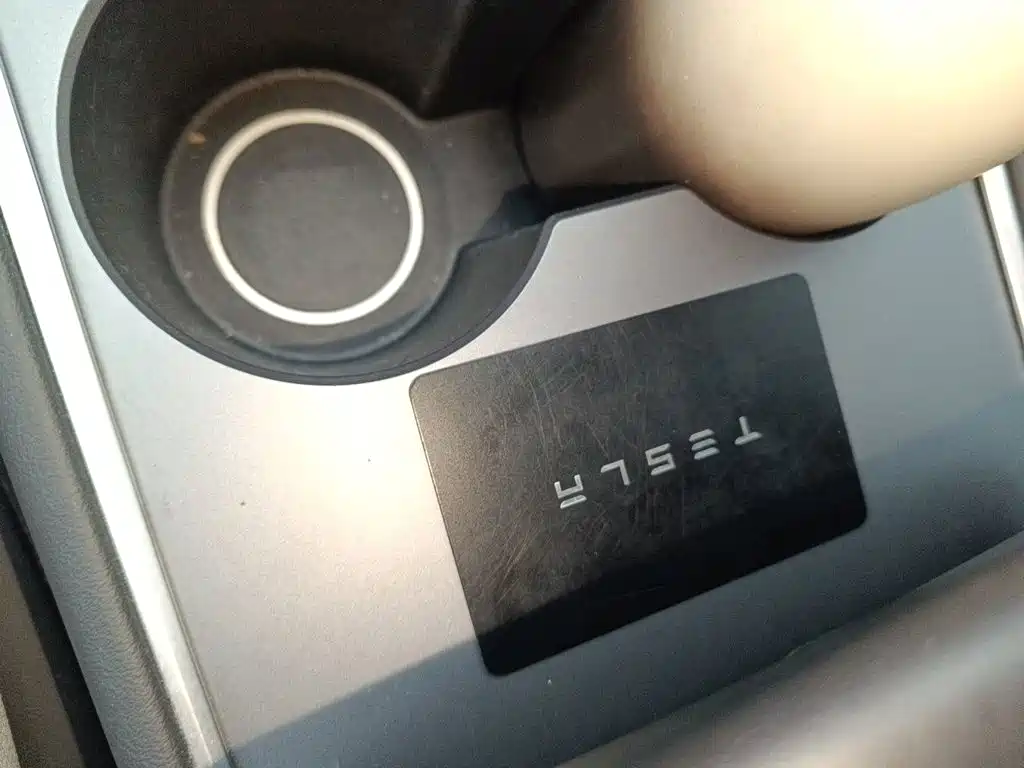 Tesla Model Y 2022 — фото 12