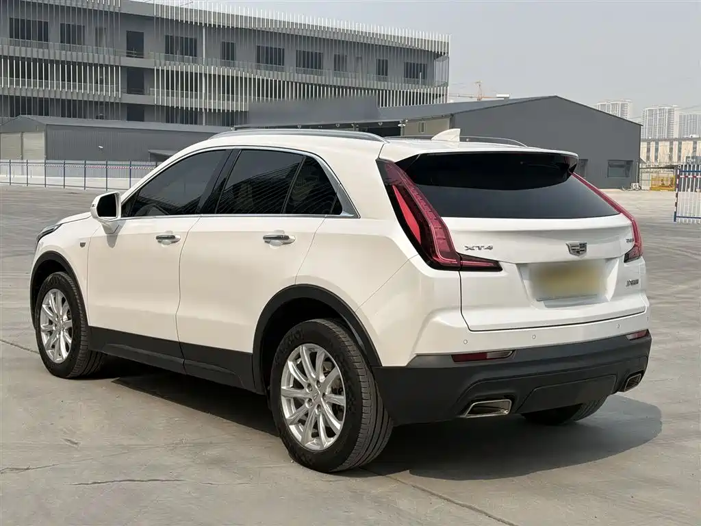 Cadillac XT4 2019 — фото 16