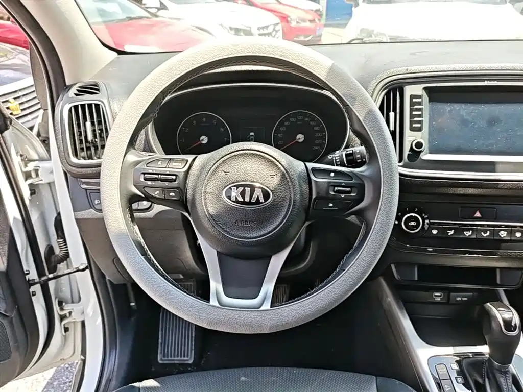 Kia KX3 2019 — фото 11