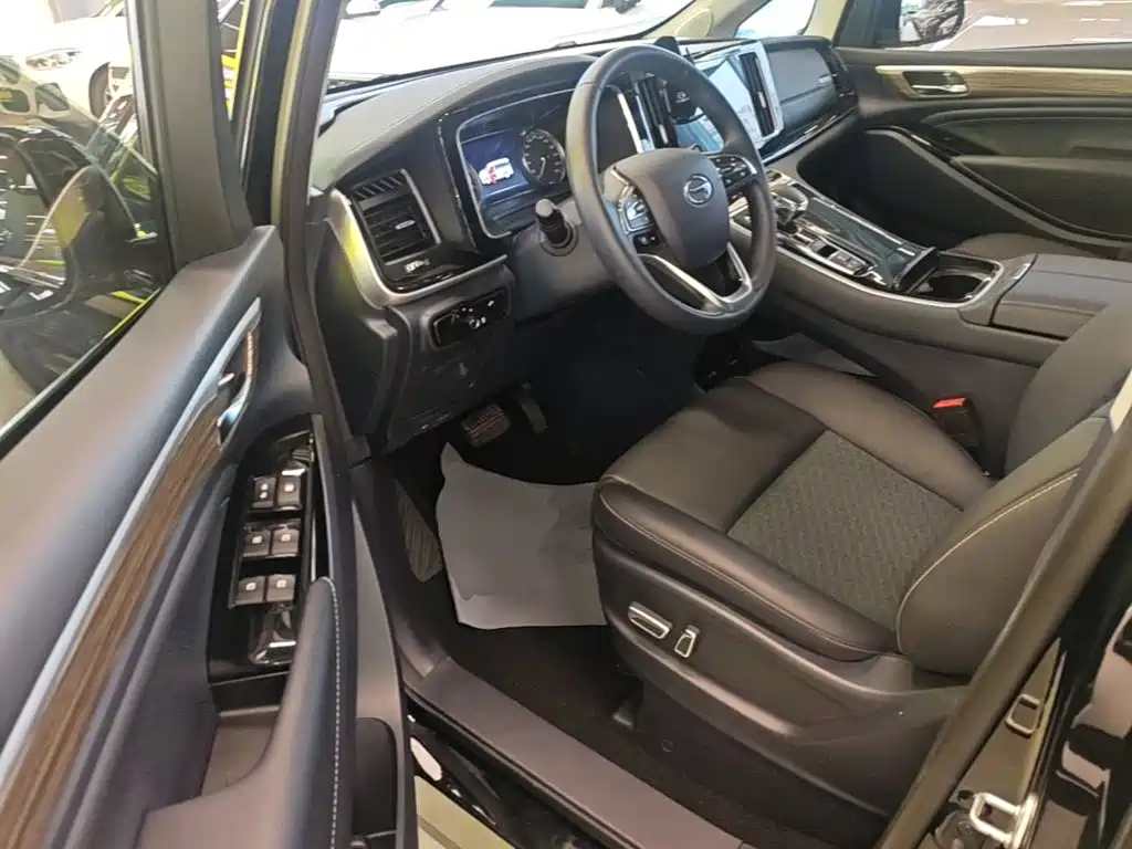 GAC Motor Trumpchi M8 2023 — фото 16