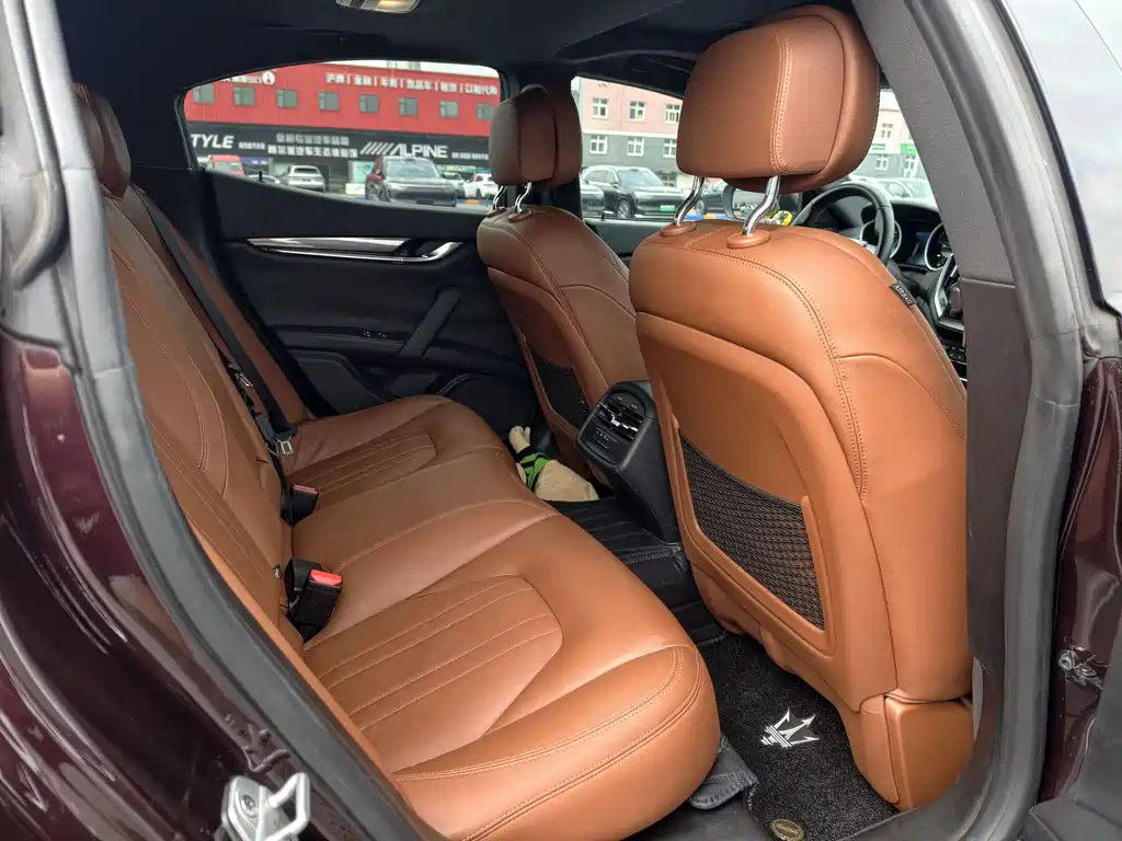 Maserati Ghibli 2019 — фото 13