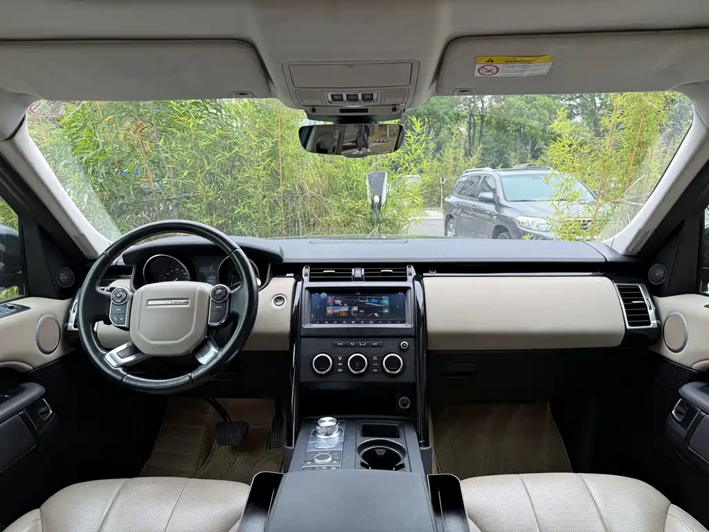 Land Rover Discovery 2018 — фото 17
