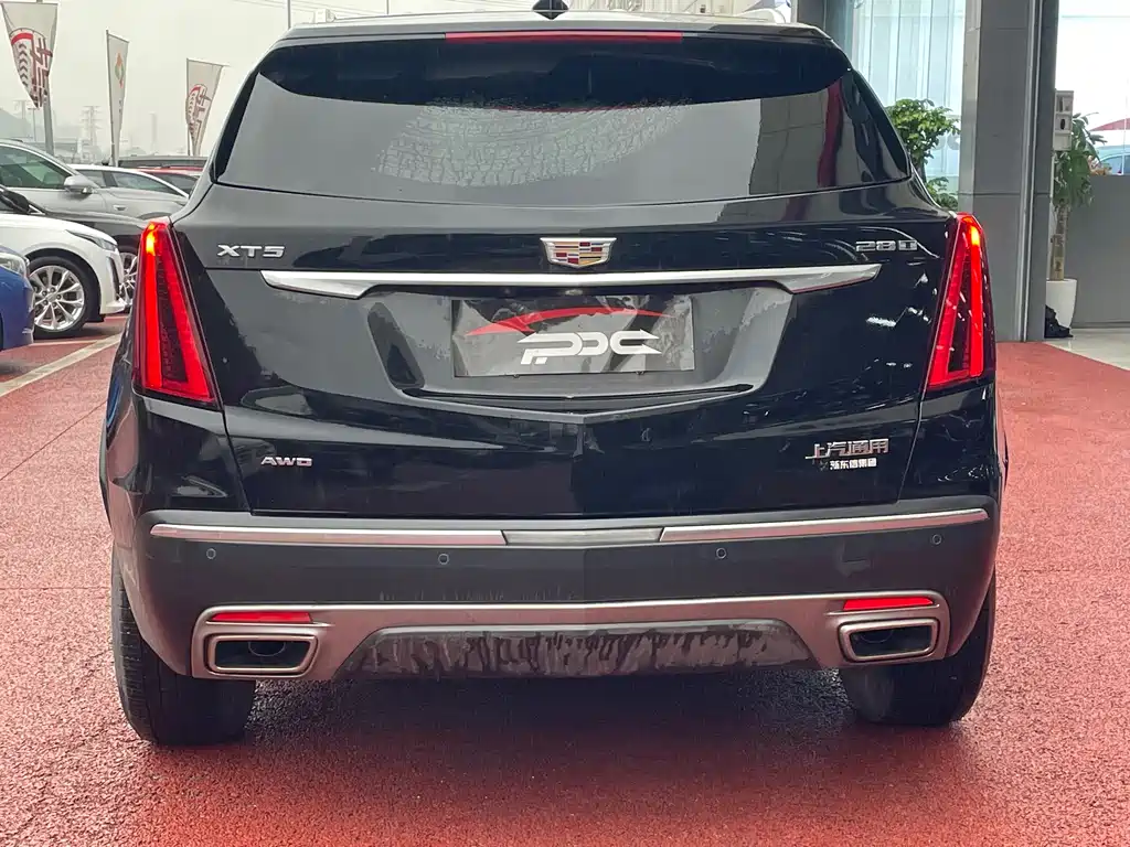 Cadillac XT5 2021 — фото 12