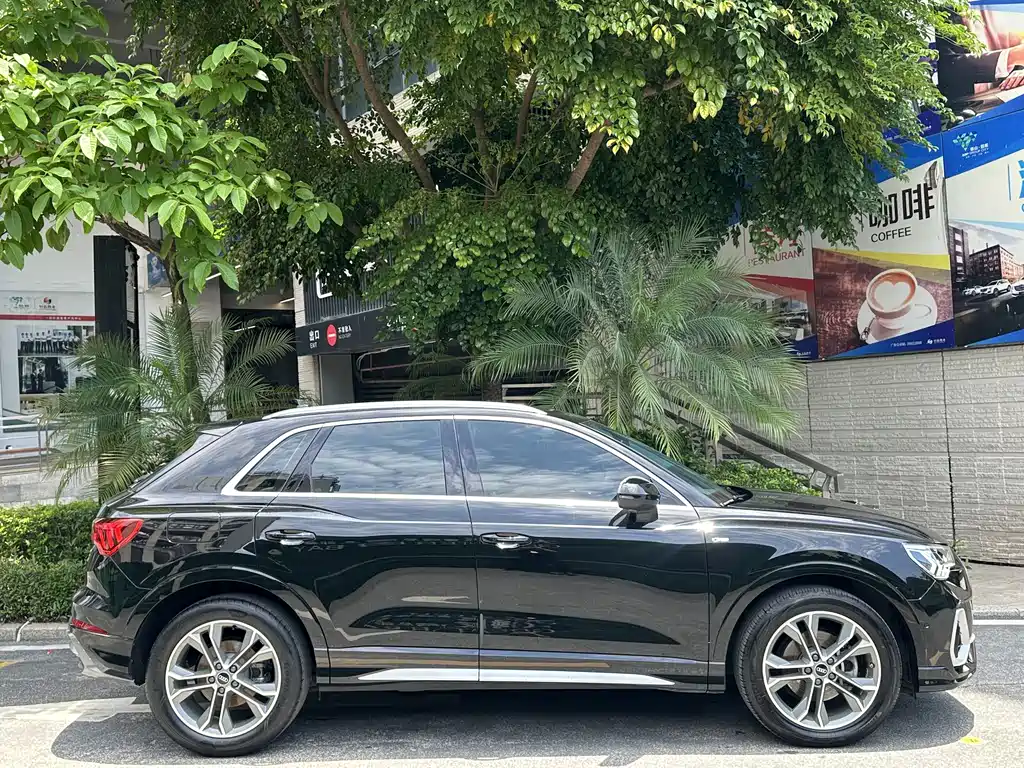 Audi Q3 2021 — фото 14