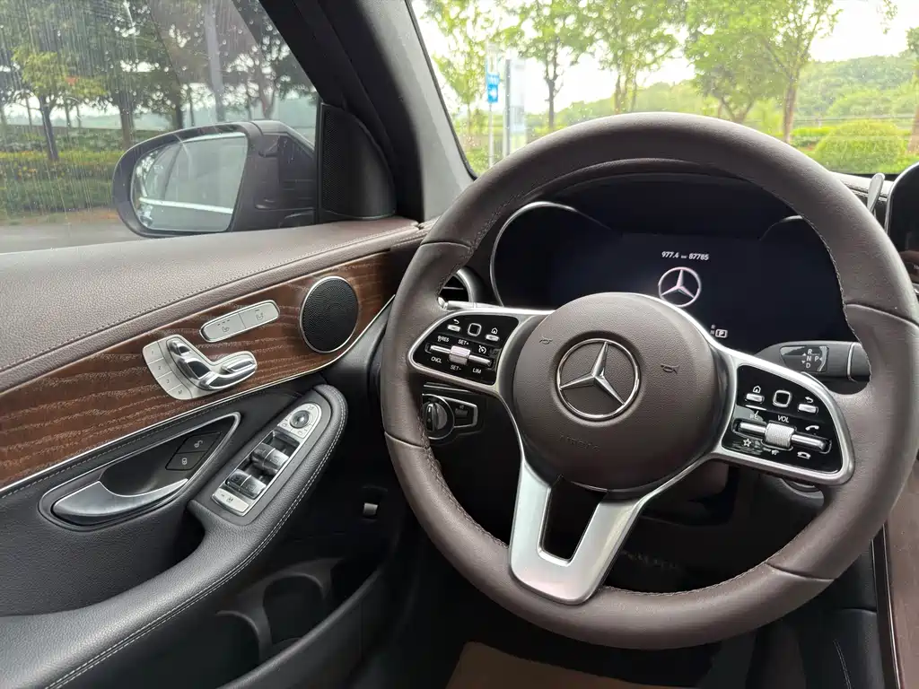 Mercedes-Benz GLC 2020 — фото 21