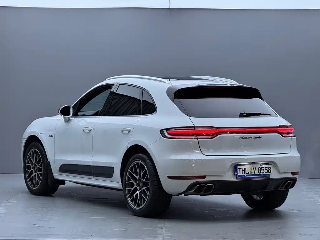 Porsche Macan 2017 — фото 20