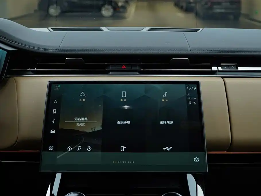 Land Rover Sport 2023 — фото 17
