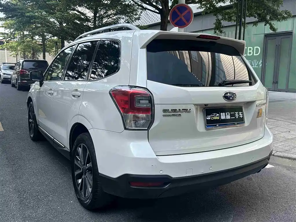 Subaru Forester 2017 — фото 9