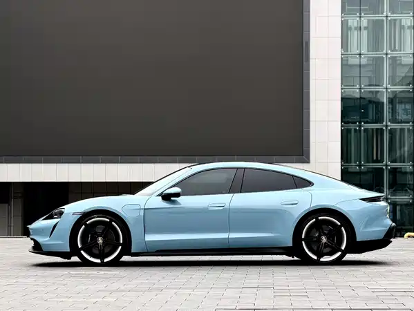 Porsche Taycan 2022