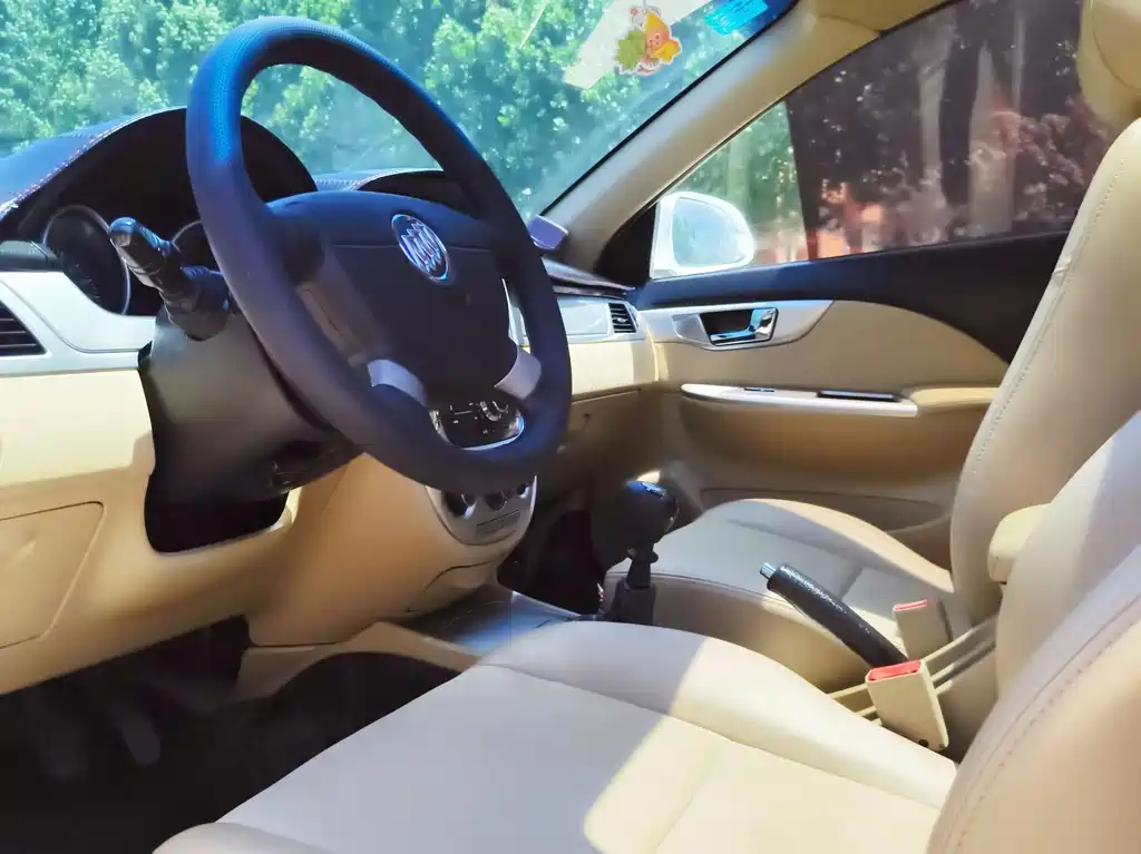 Buick Excelle 2014 — фото 19