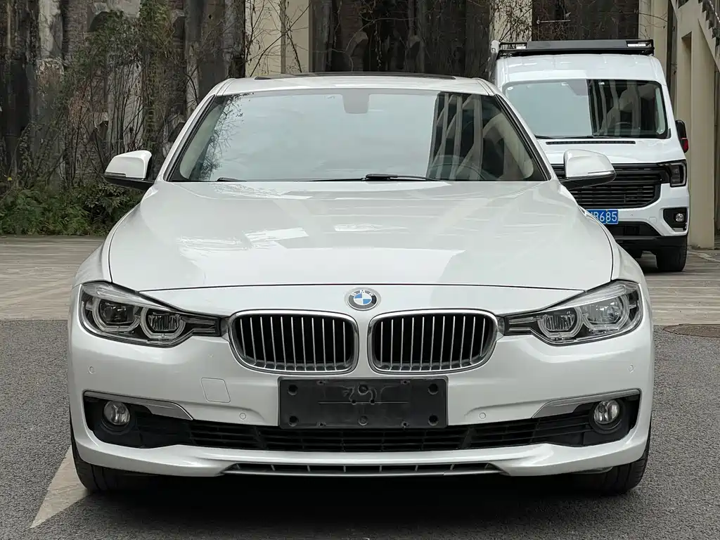BMW 3 Series 2018 — фото 2
