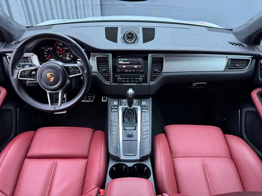 Porsche Macan 2017 — фото 10