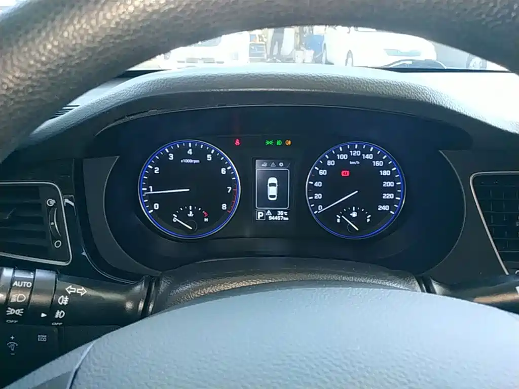 Hyundai Mistra 2015 — фото 12