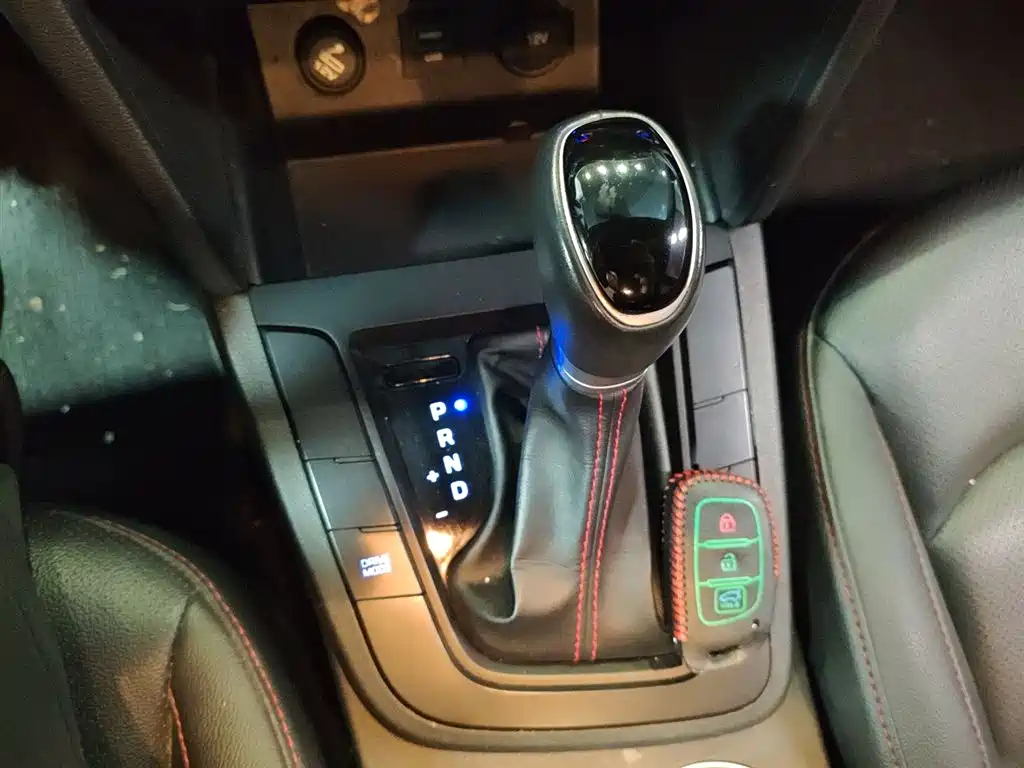 Hyundai Elantra 2020 — фото 14