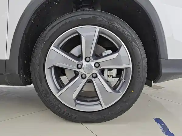 Geely Haoyue L 2025