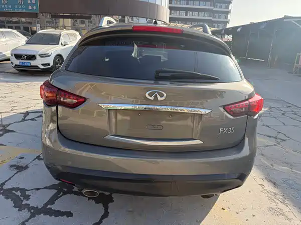 Infiniti FX 2010