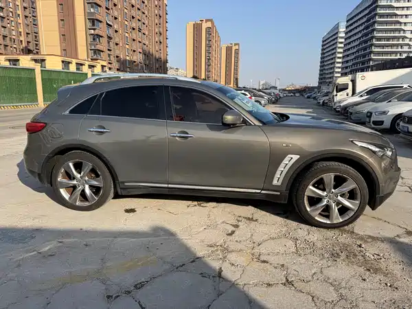 Infiniti FX 2010