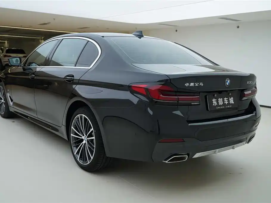 BMW 5 Series 2024 — фото 13