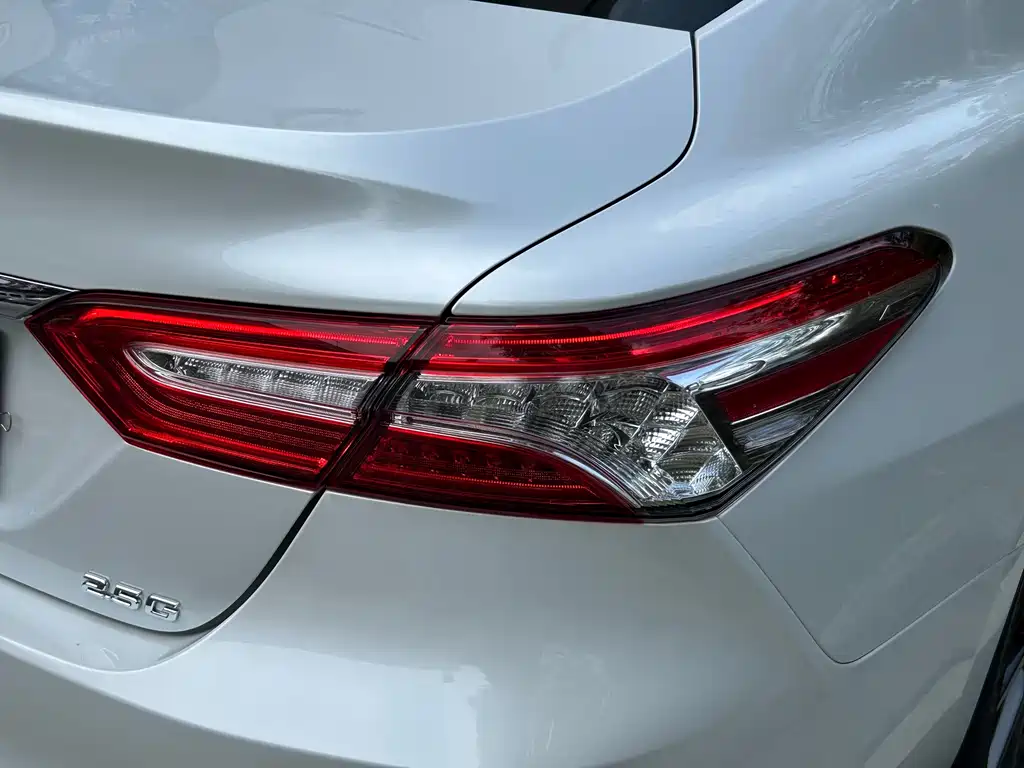 Toyota Camry 2022 — фото 22