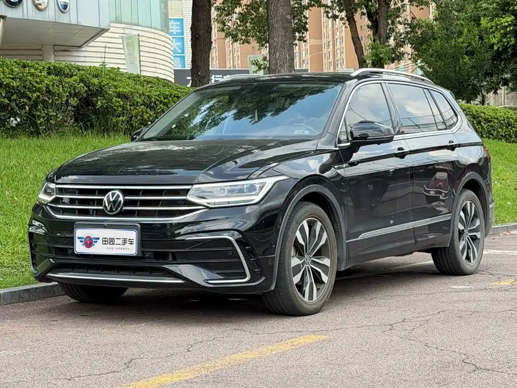 Volkswagen Tiguan L 2021 — фото 1