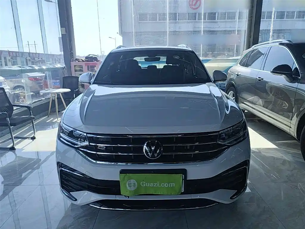 Volkswagen Tiguan L 2023 — фото 3