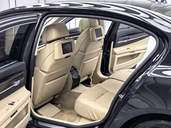 BMW 7 Series 2009