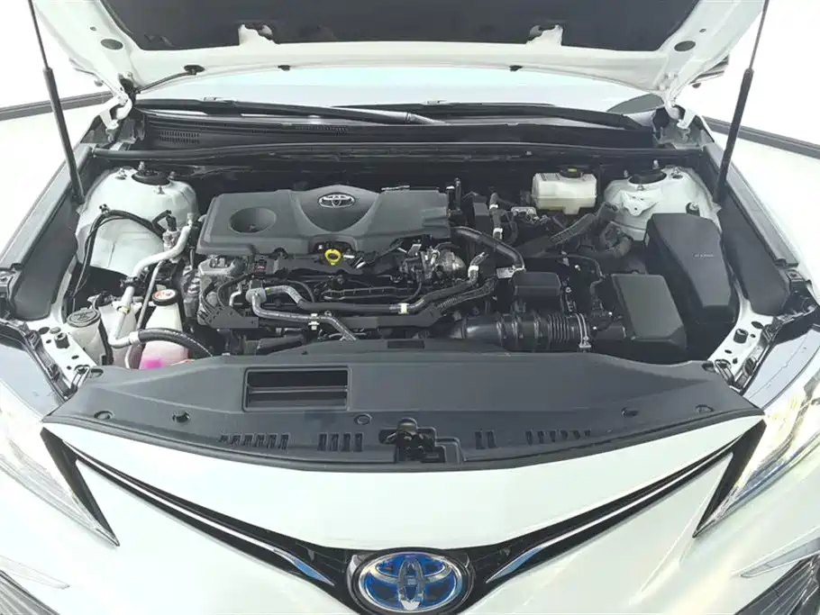 Toyota Camry 2023 — фото 10