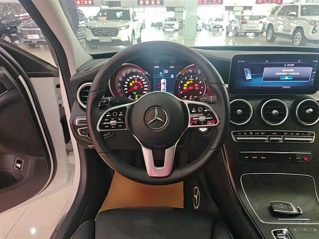 Mercedes-Benz C-Class 2019 — фото 11