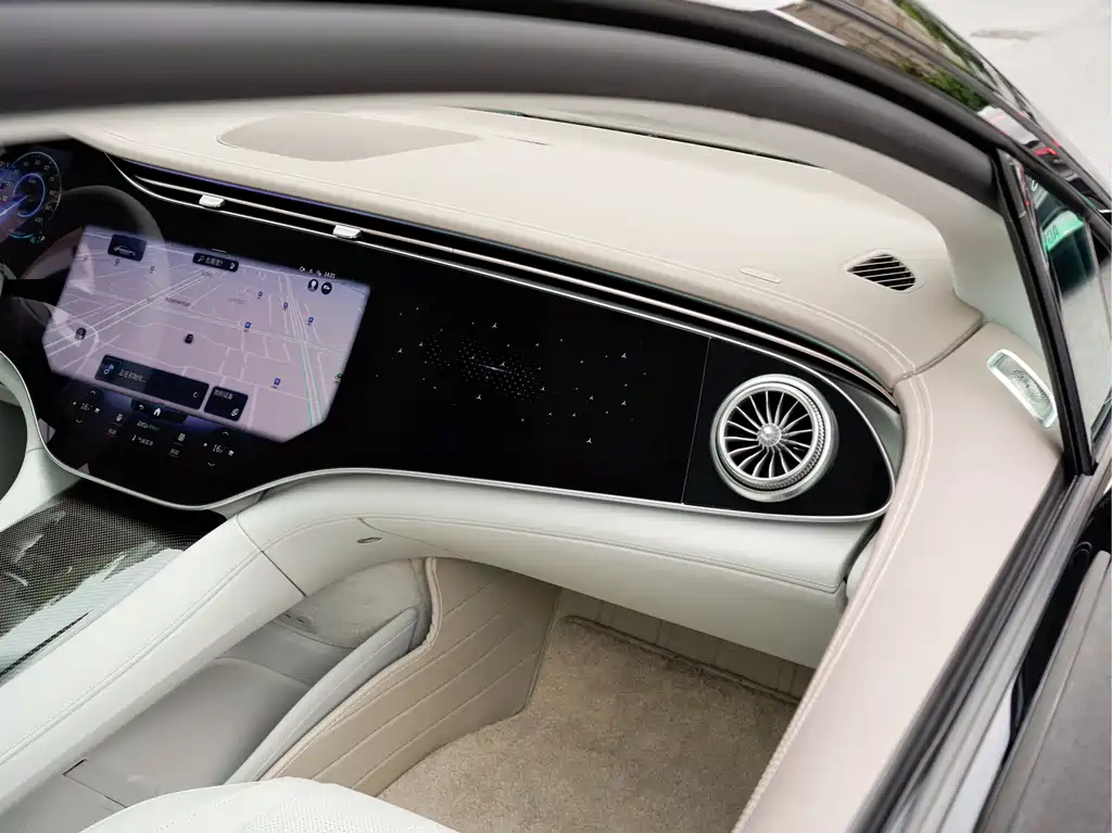 Mercedes-Benz EQS AMG 2025 — фото 18