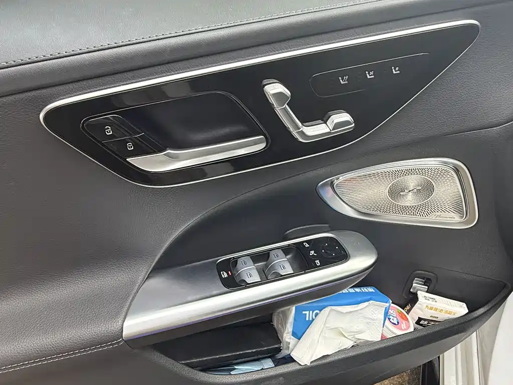 Mercedes-Benz C-Class 2023 — фото 8