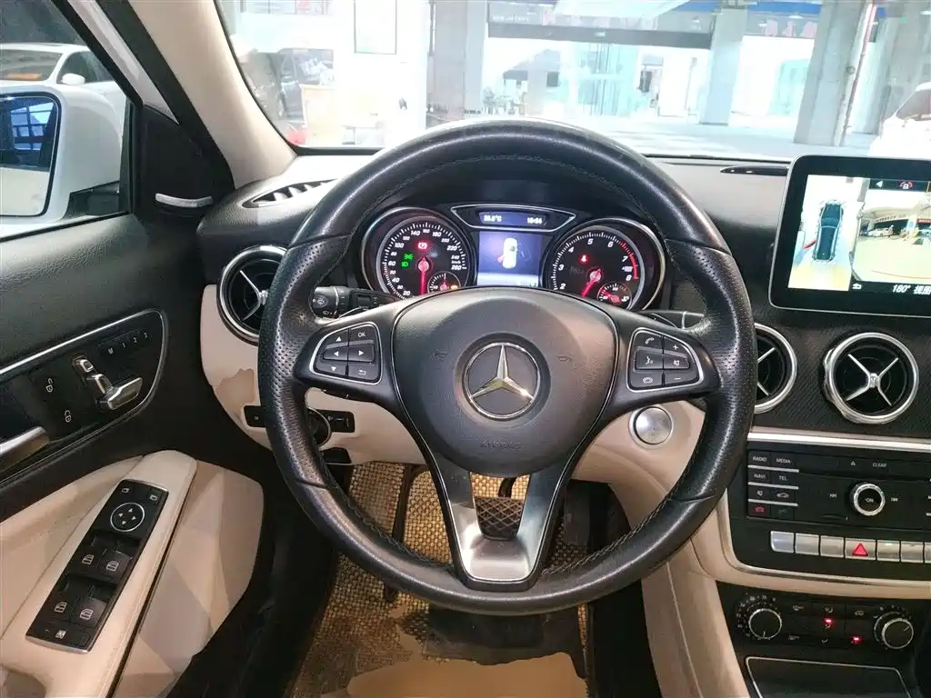 Mercedes-Benz GLA 2018 — фото 11