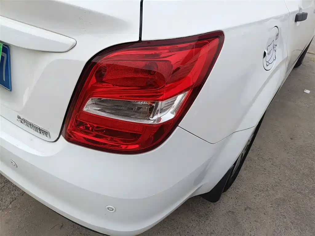 Chevrolet Aveo 2015 — фото 8
