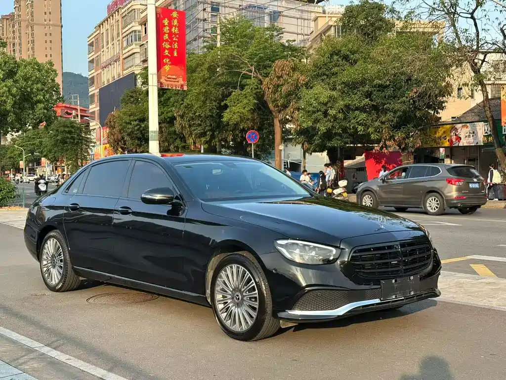 Mercedes-Benz E-Class 2022 — фото 3