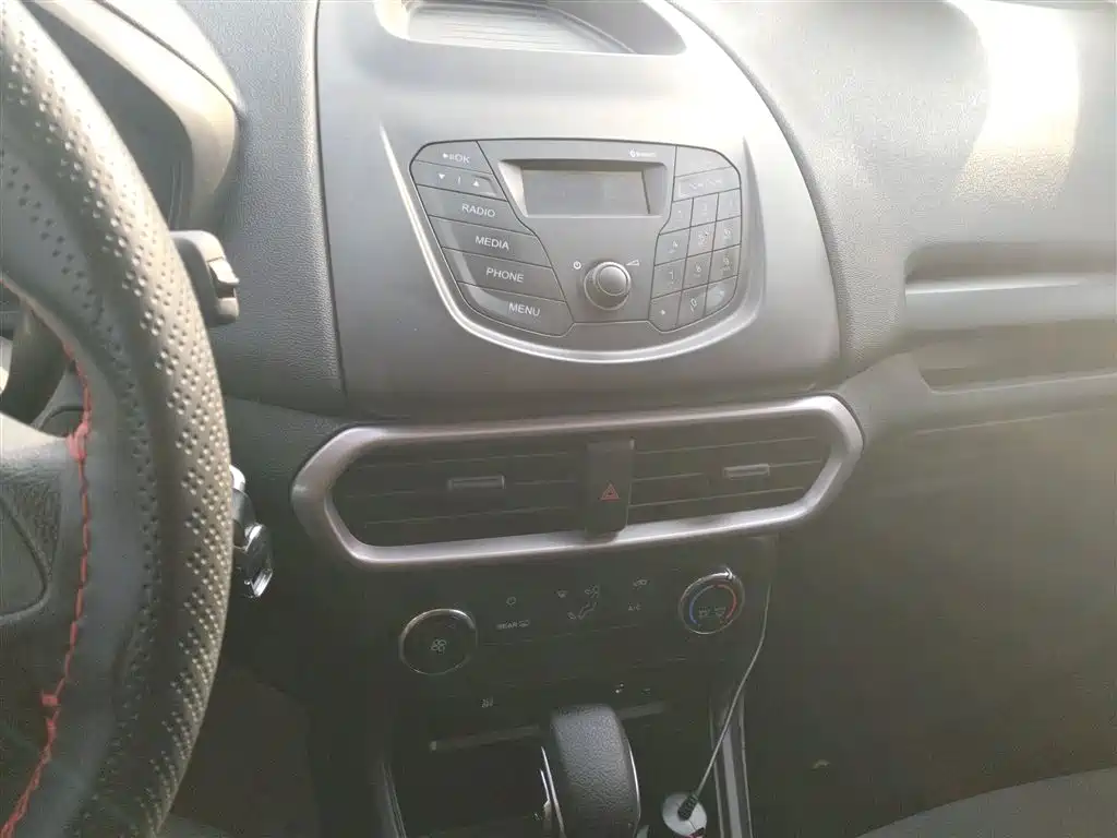 Ford Ecosport 2017 — фото 9