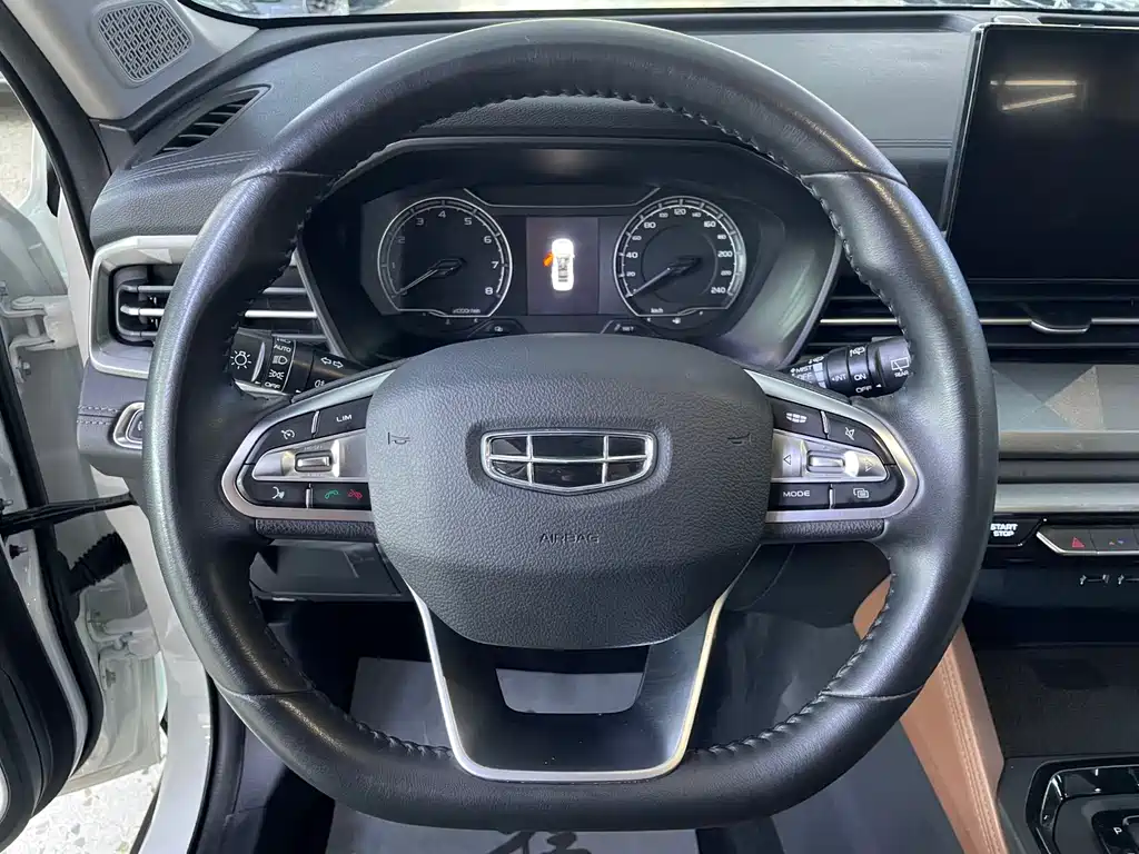 Geely Vision X6 2022 — фото 13