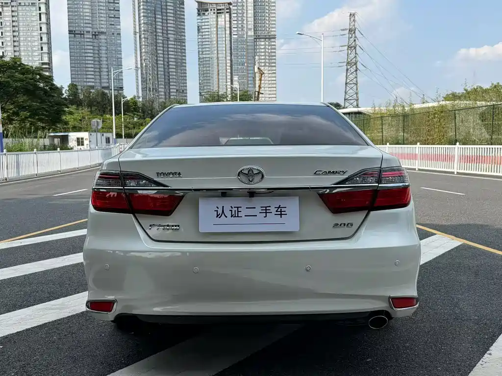 Toyota Camry 2016 — фото 5