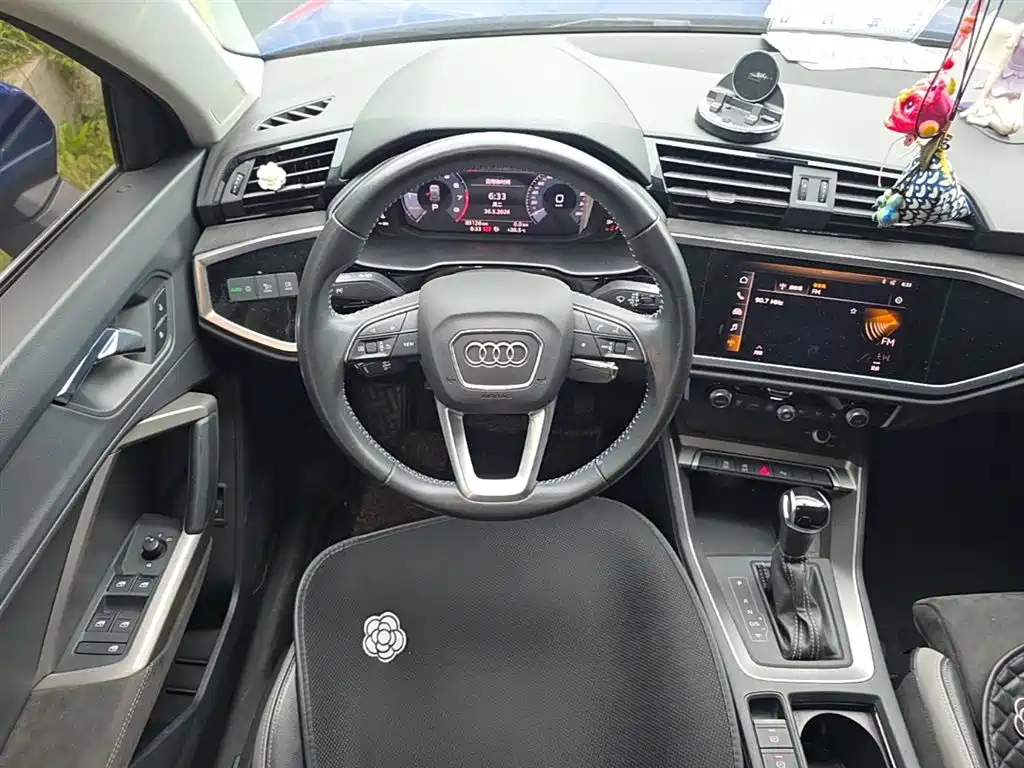 Audi Q3 2021 — фото 17
